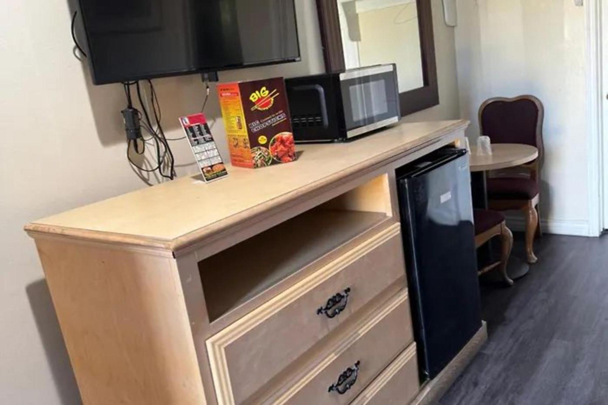 Robinhood Motel Anaheim West Εξωτερικό φωτογραφία