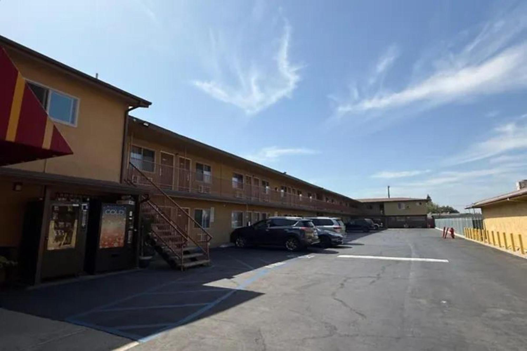 Robinhood Motel Anaheim West Εξωτερικό φωτογραφία
